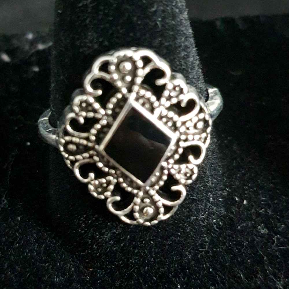 Elegant Silver and Black Women's Ring